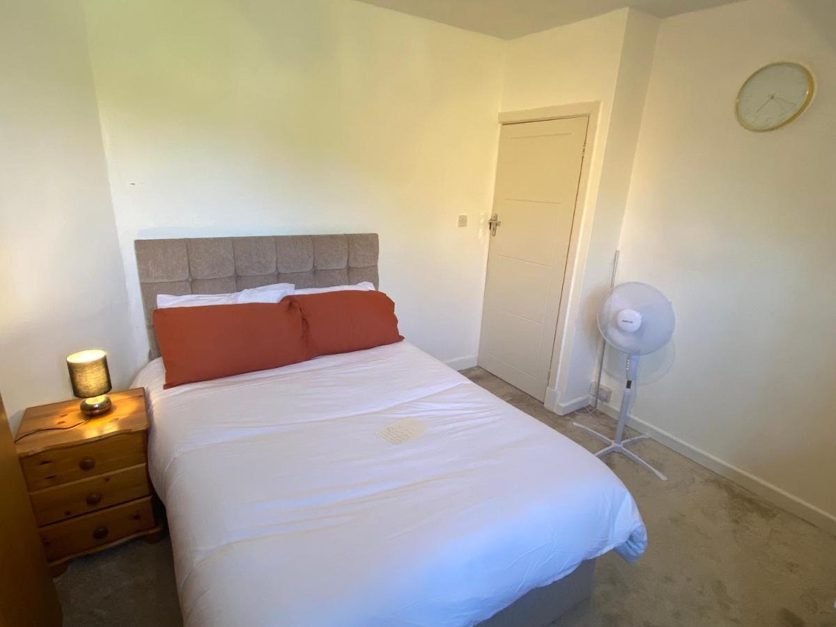 Séjour chez l'habitant Bittern With Free Parking & Parking For Cruise Available, Full Access To Kitchen In
