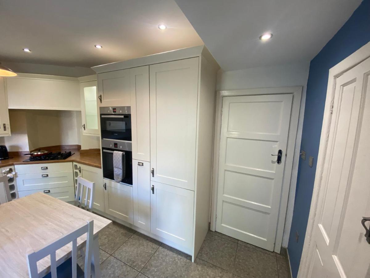 Séjour chez l'habitant Bittern With Free Parking & Parking For Cruise Available, Full Access To Kitchen In